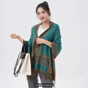 NWOT Thick Pashmina Scarf – Elegant Border Pattern, Cozy Winter Wrap Aquamarine